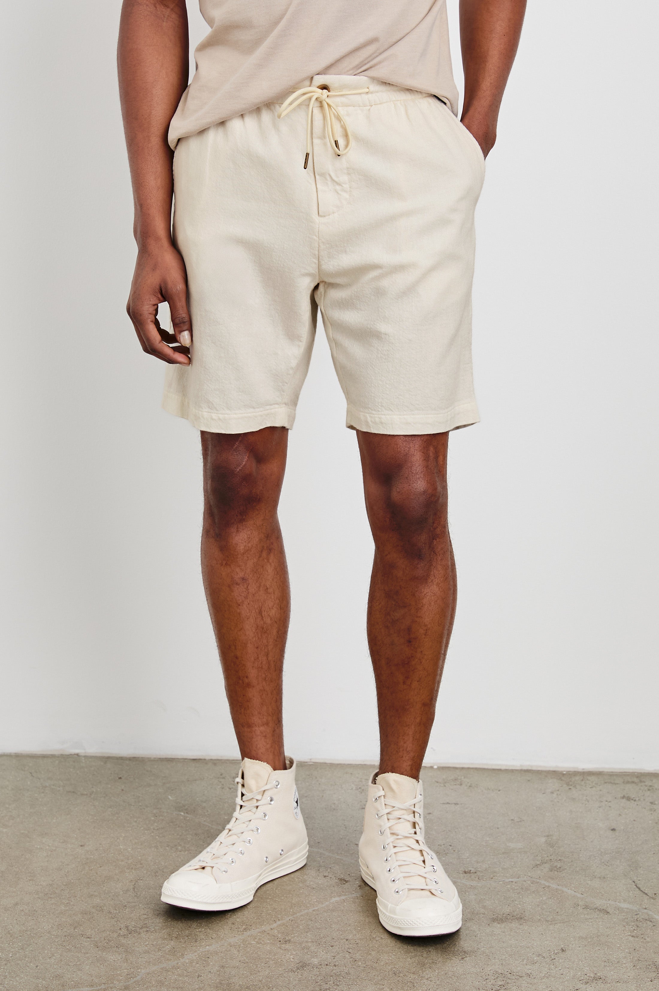 ARCHER 8.5" SHORT - ECRU