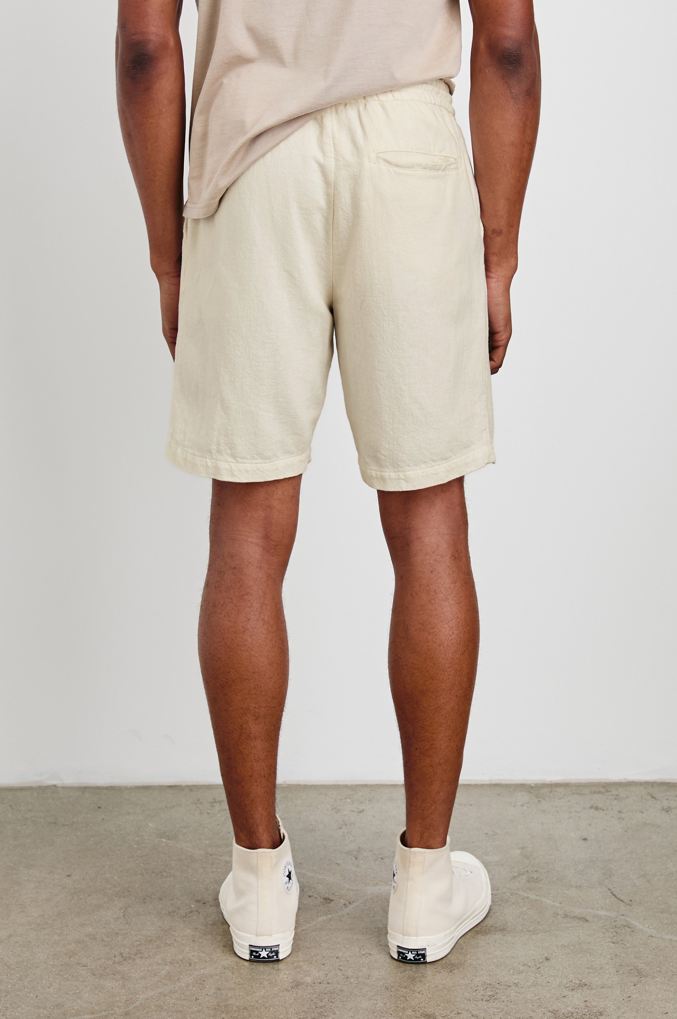 ARCHER 8.5" SHORT - ECRU