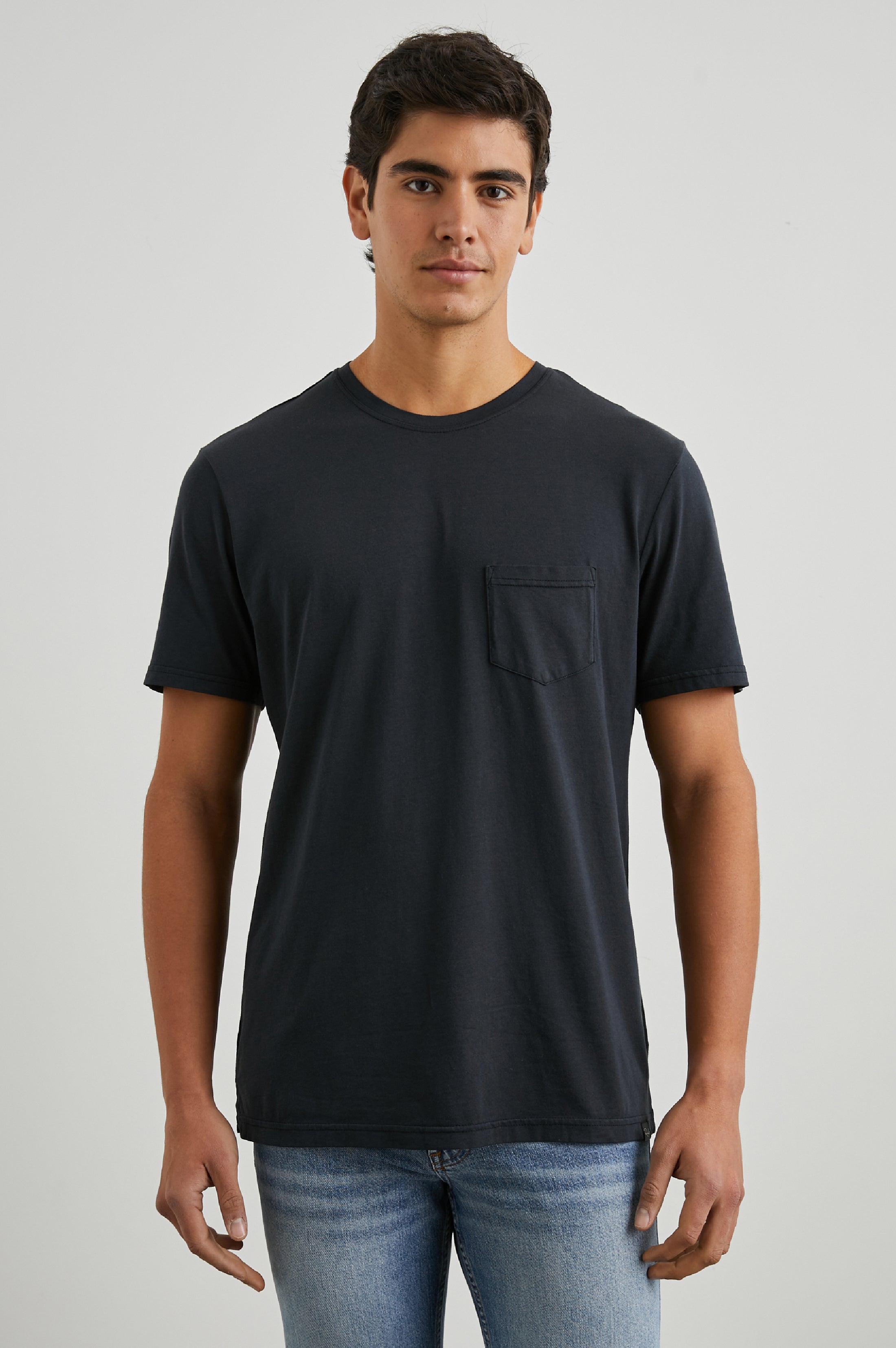 JOHNNY T-SHIRT - CARBON