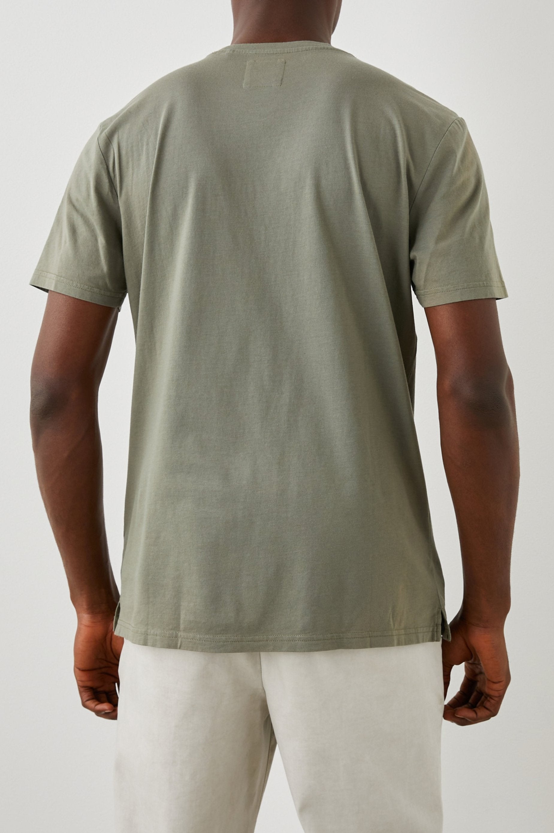 JOHNNY T-SHIRT - OLIVE